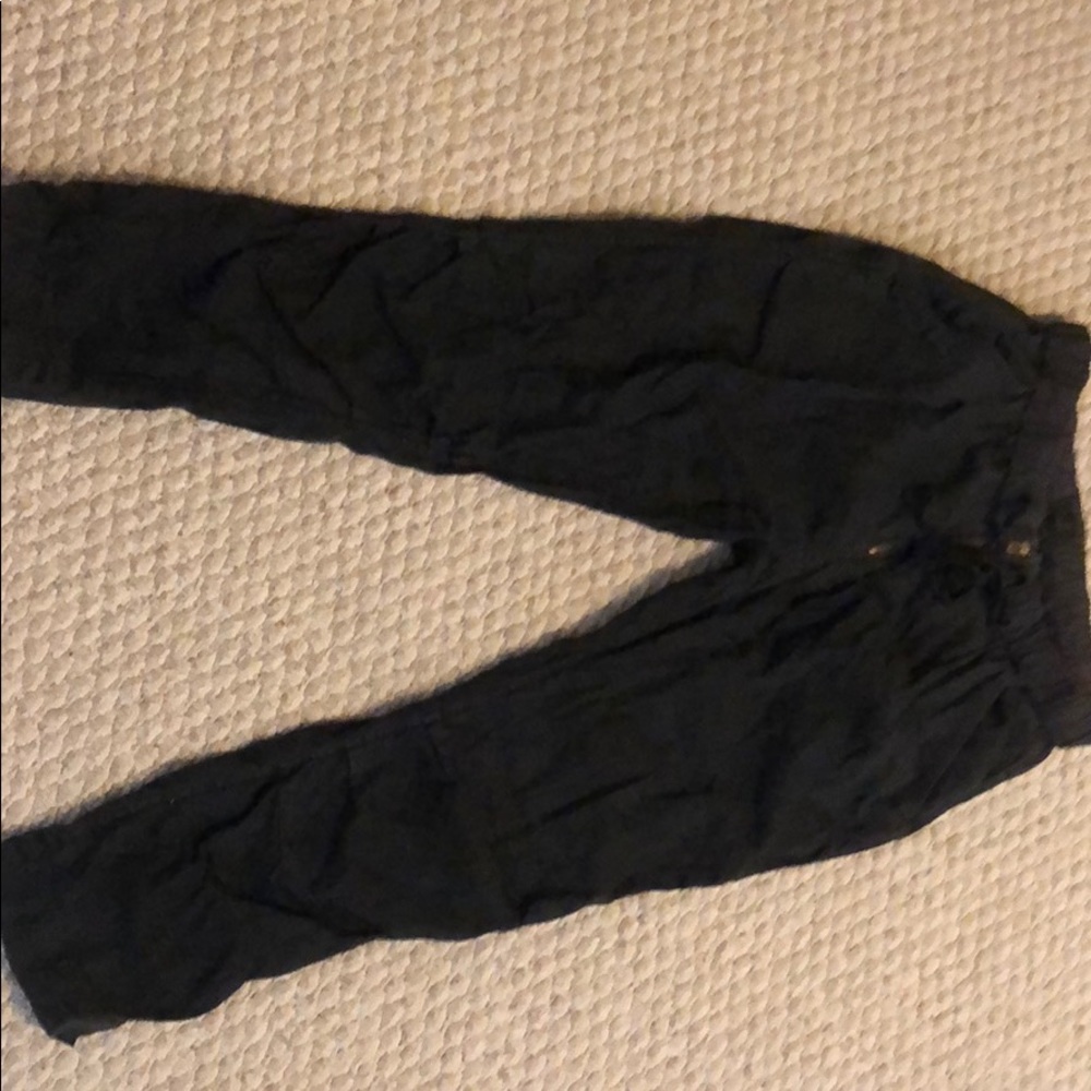 Citizens of humanity pull on pants. Navy large